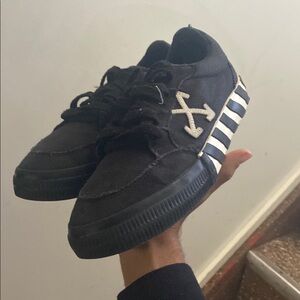 Off-White “Low top Vulcanized” missing tag